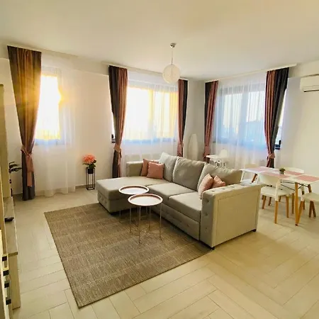 Stefan Mamaia Nord *